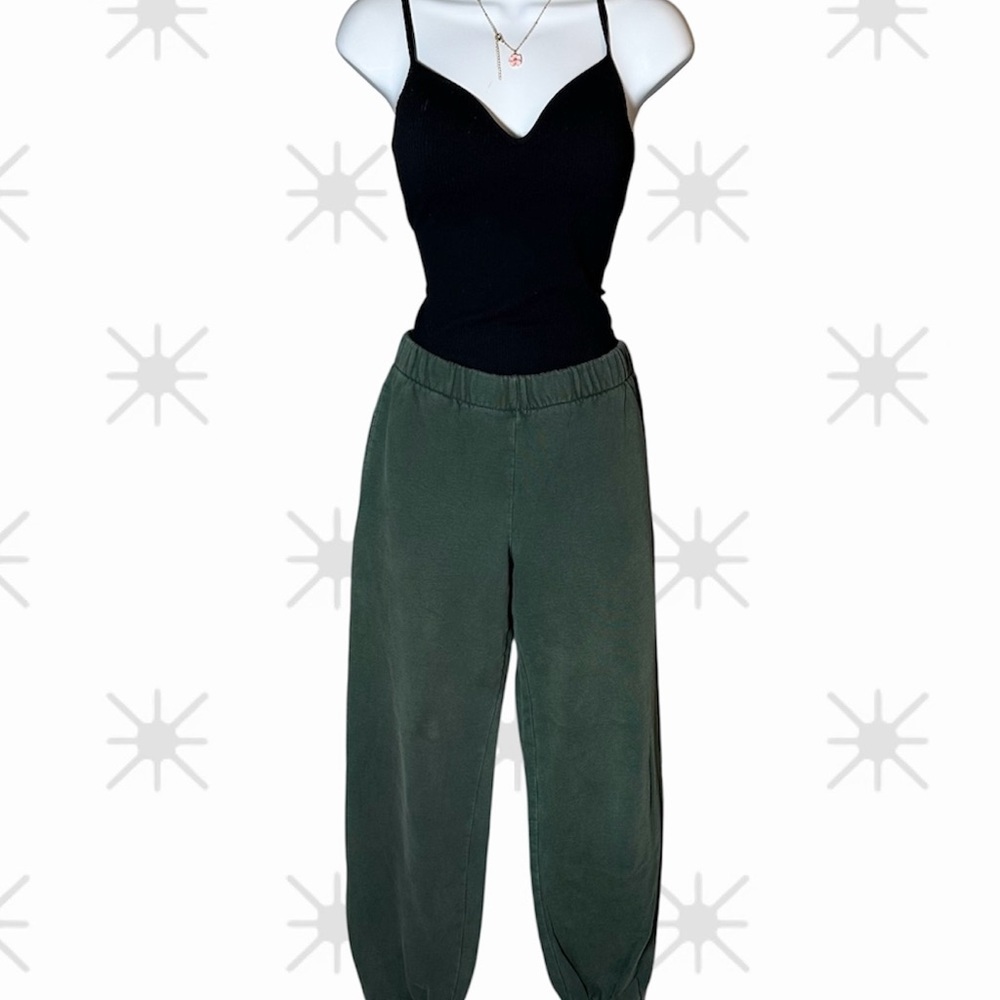 Brandy Melville Forest Green Joggers Sweatpants Cozy Fleece Fall Loungewear